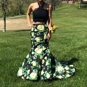 Sherri Hill 2 piece dress size 2